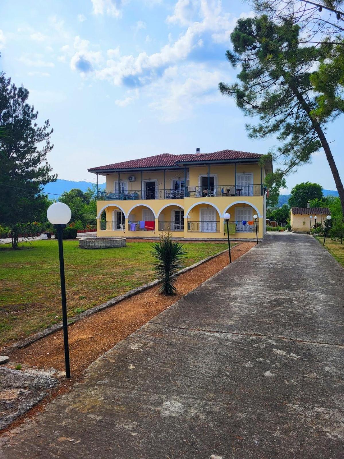 Kivotos Villa Studios Roda  Esterno foto
